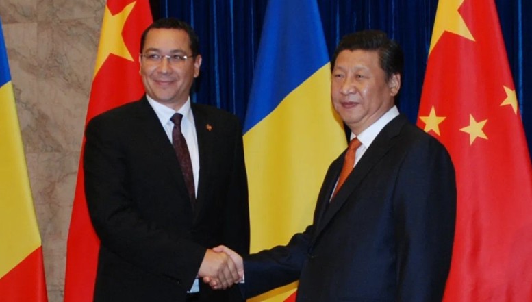 Cum a ajuns Ponta agent de influență al Chinei comuniste: primul oficial din Europa de Est care i-a pupat mâna lui Xi Jinping! Beijing, orașul iubirii cu Daciana pe bani publici 